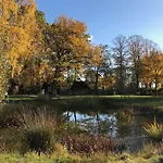 Hof 3*