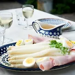 Hof Bed & Breakfast 3*