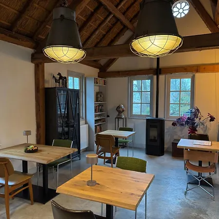 Hof Bed & Breakfast 3*
