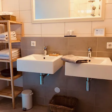 Nocleg ze śniadaniem Hof 3*