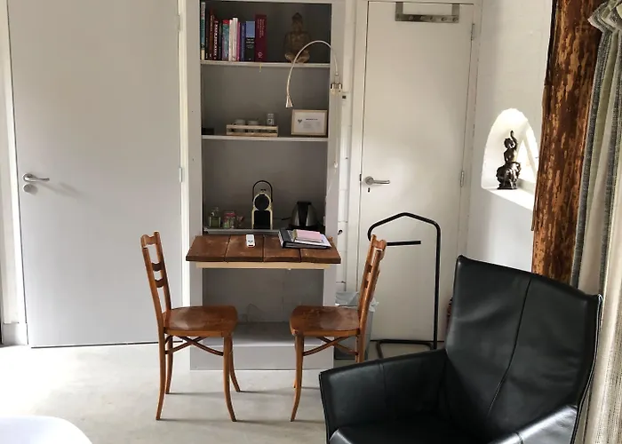 Hof Bed and Breakfast 4*